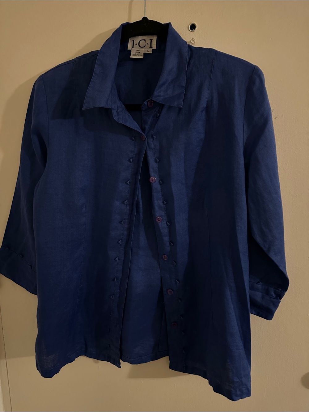 This VTG ICI Blue Solid Linen Collared Button Front 3/4 Sleeve Blouse in size 12
